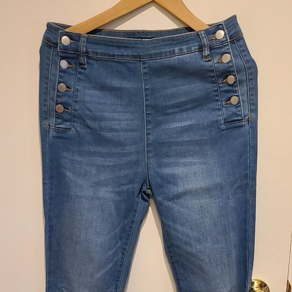 Flare Jeans Size 11 - Picture 3 of 4